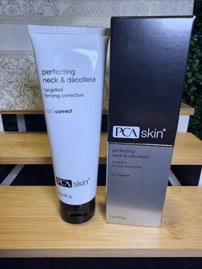 PCA Skin Perfecting Neck & Décolleté Firming